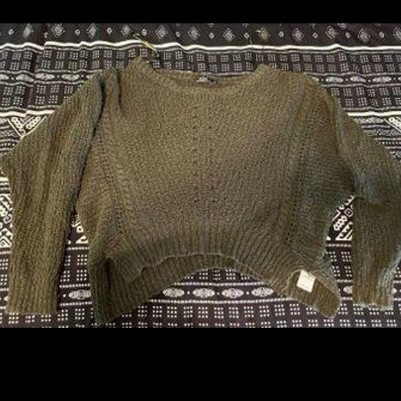 Cropped Sweater - Picture 1 of 1